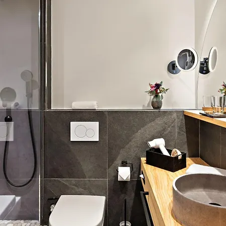Alpen Hotel München-3